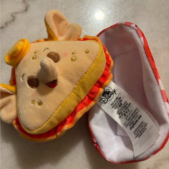 Disney Munchlings Dumbo Plush - Picture 2 of 3